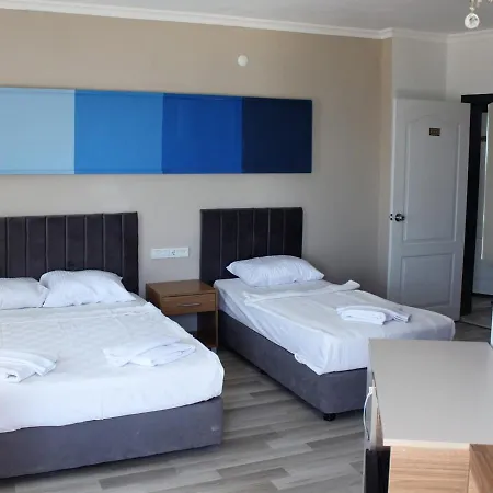 Grand Juno Beach Hotel מלון