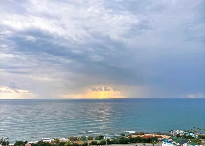 Grand Juno Beach Hotel אלאניה