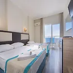 Grand Juno Beach Hotel